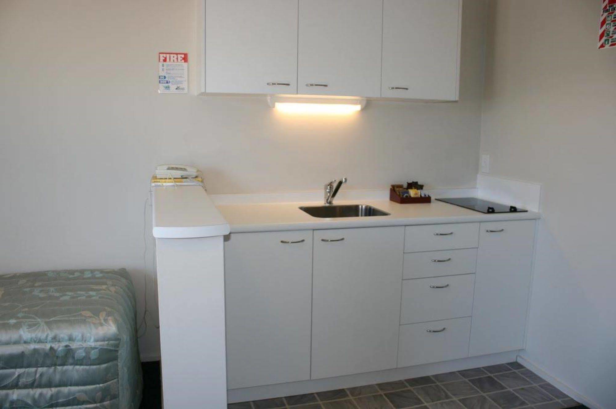 88 Wallace Court Motel เวลลิงตัน ภายนอก รูปภาพ